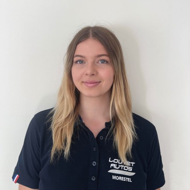 Margaux Danne, attachée commerciale chez Louvet Autos